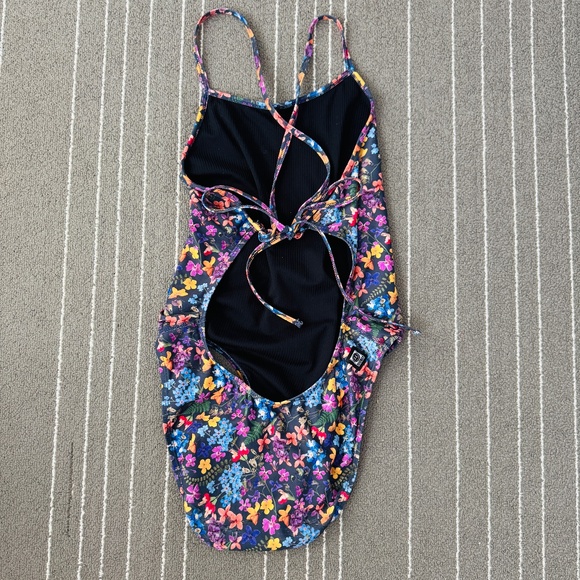 Jolyn - Jackson Tie-Back Training Suit, Pressed Print, Size 34, Good Condition! - Picture 3 of 5